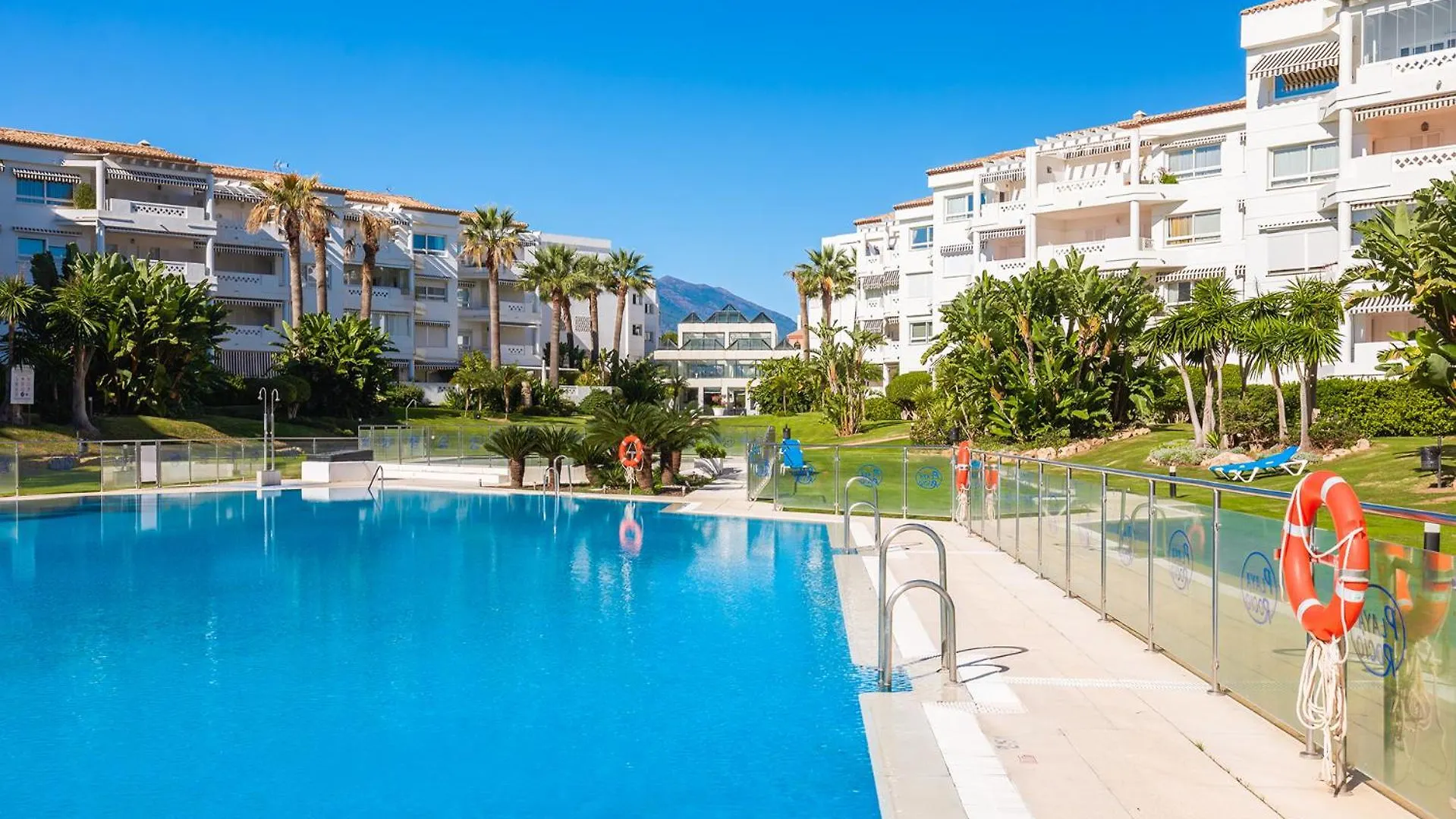 New Renovated Front Line Beach Playa Rocio Puerto Banus Marbella 0*,