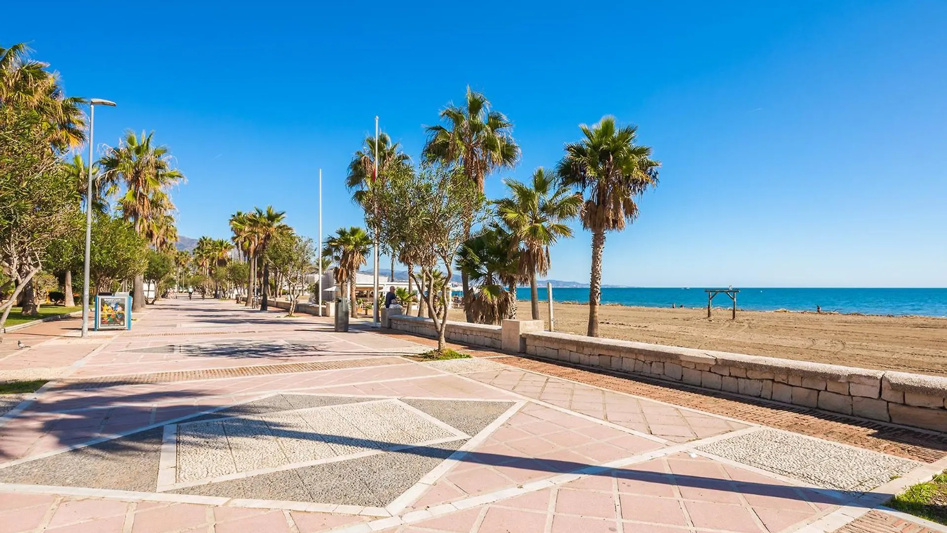 Apartment New Renovated Front Line Beach Playa Rocio Puerto Banus Marbella