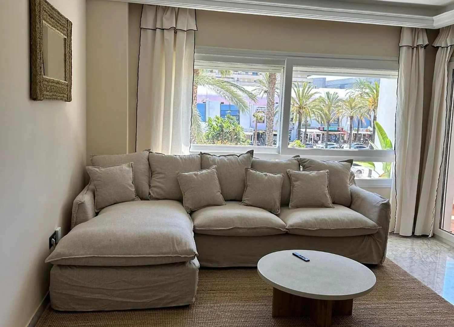 Apartment New Renovated Front Line Beach Playa Rocio Puerto Banus Marbella