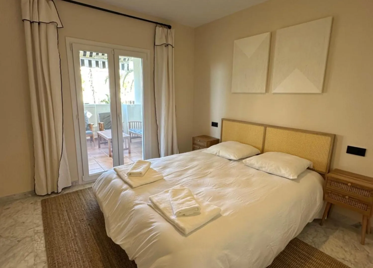 Apartment New Renovated Front Line Beach Playa Rocio Puerto Banus Marbella