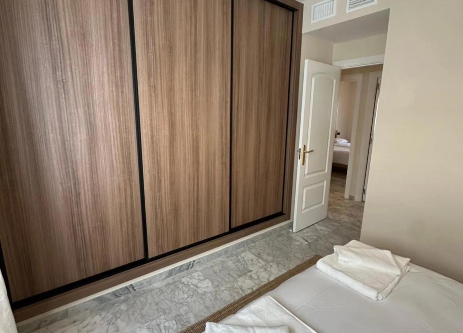 Apartment New Renovated Front Line Beach Playa Rocio Puerto Banus Marbella