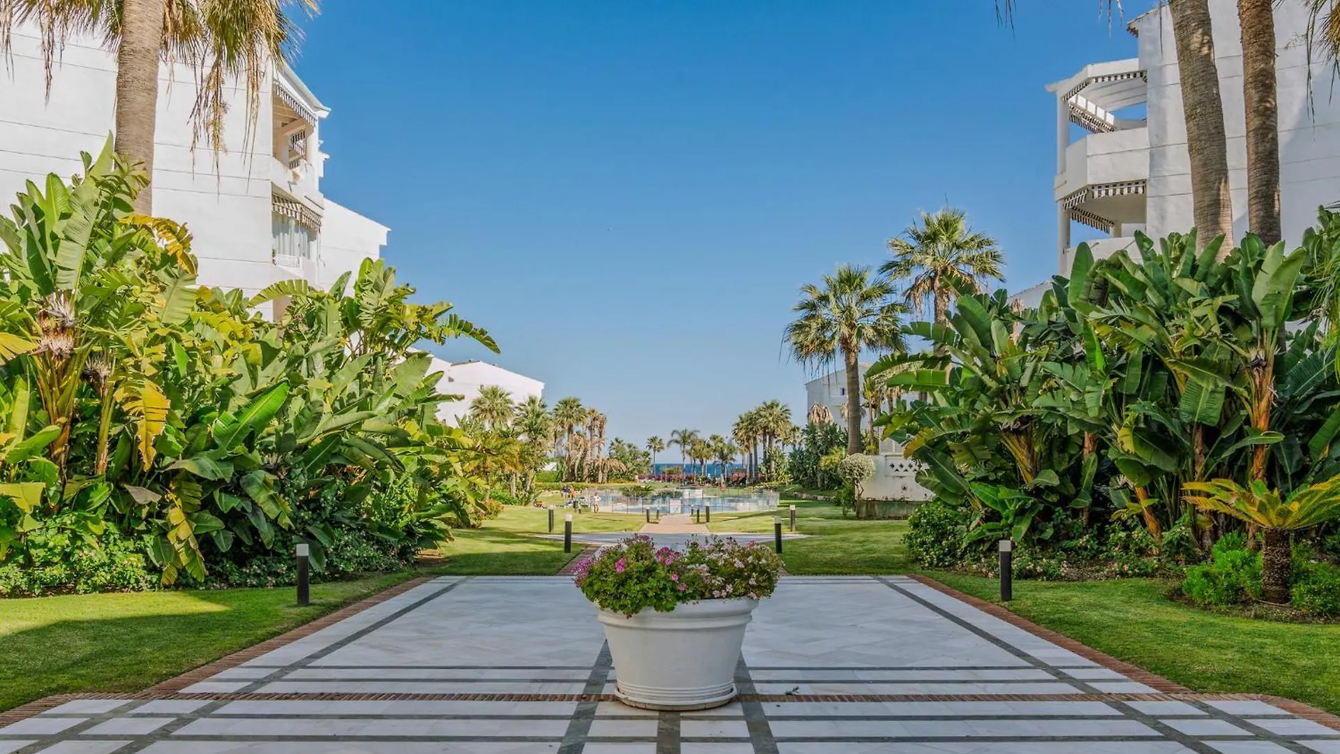 New Renovated Front Line Beach Playa Rocio Puerto Banus Marbella 0*,