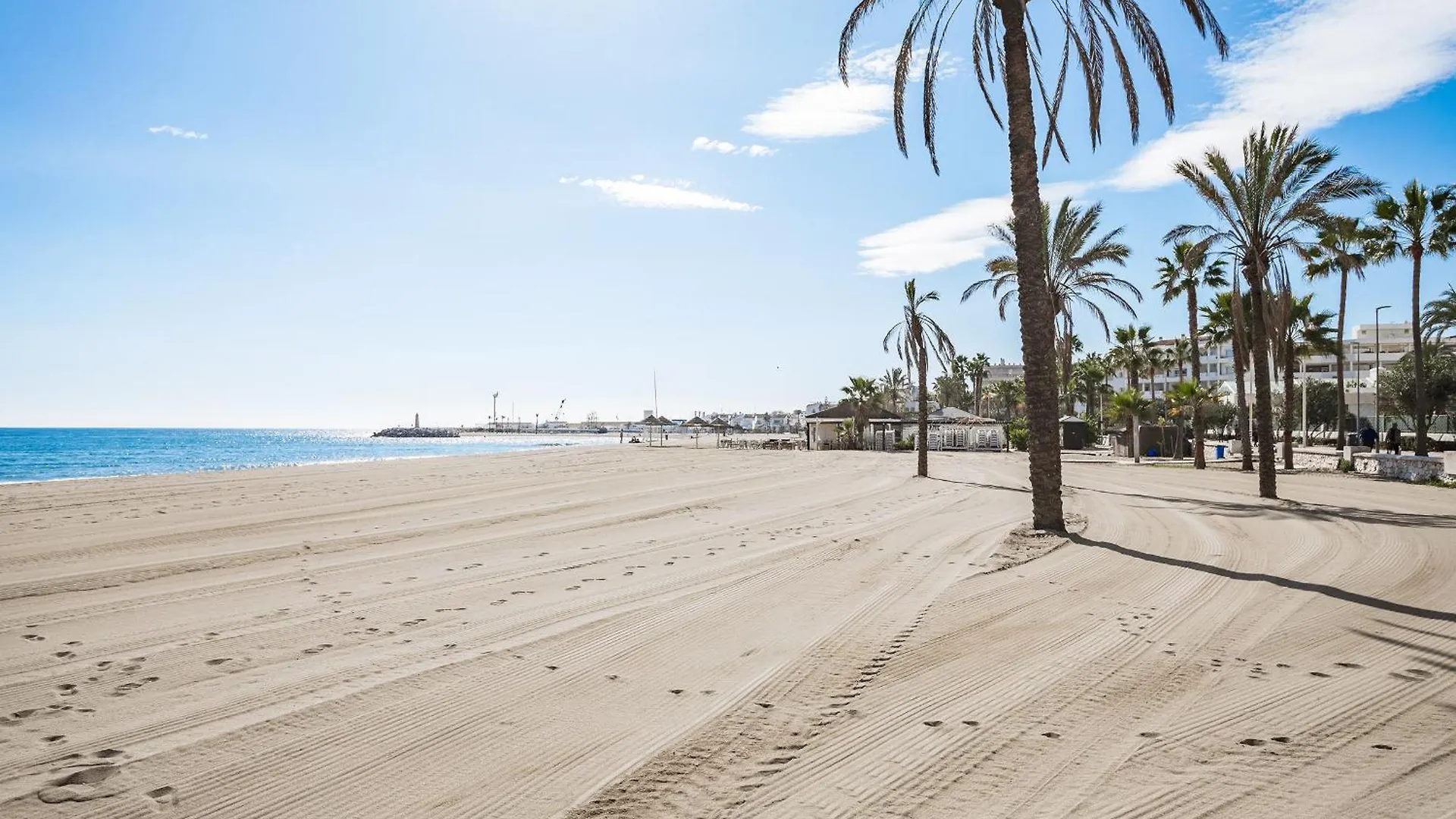 Appartement New Renovated Front Line Beach Playa Rocio Puerto Banus Marbella