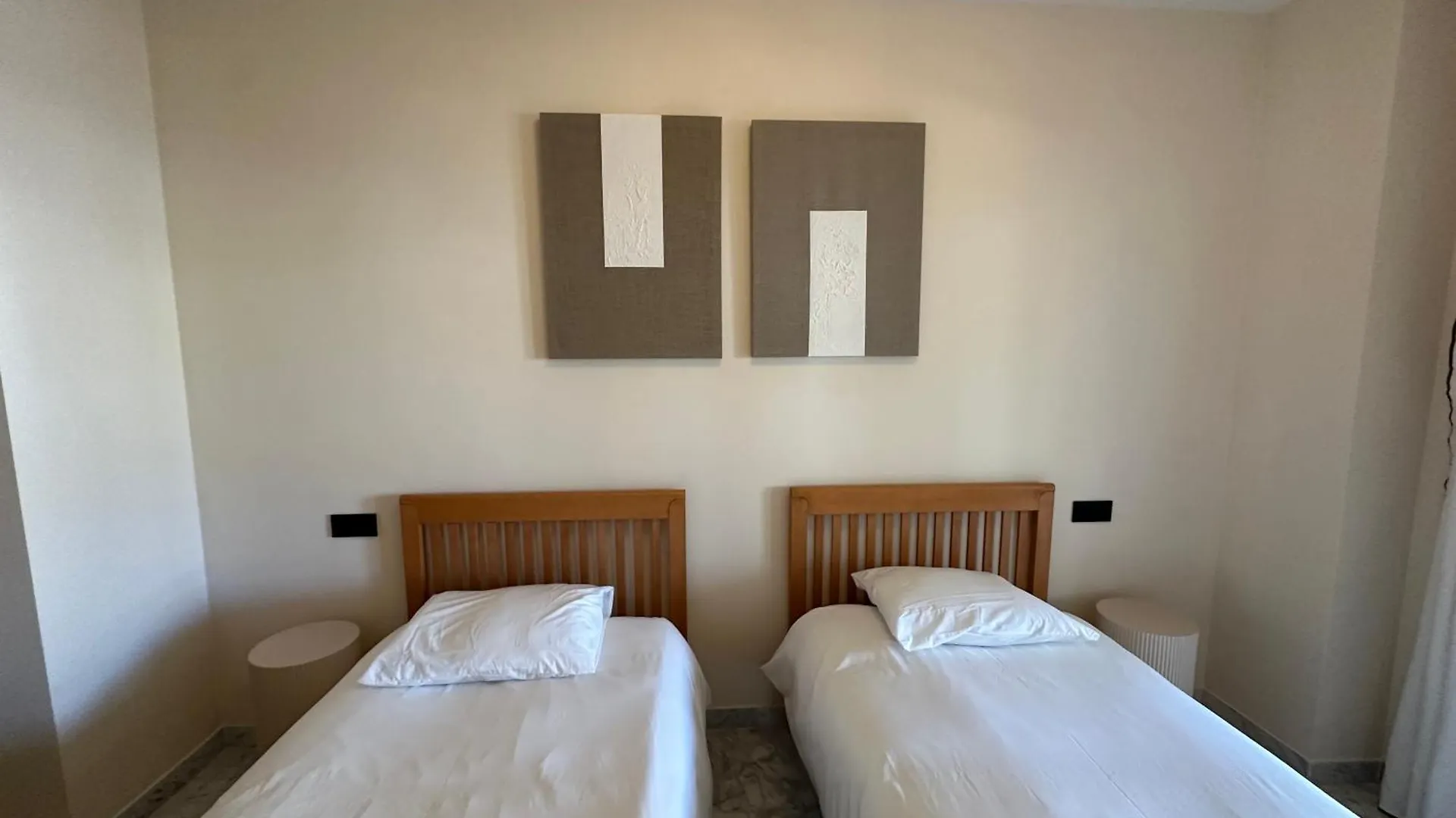 Apartment New Renovated Front Line Beach Playa Rocio Puerto Banus Marbella