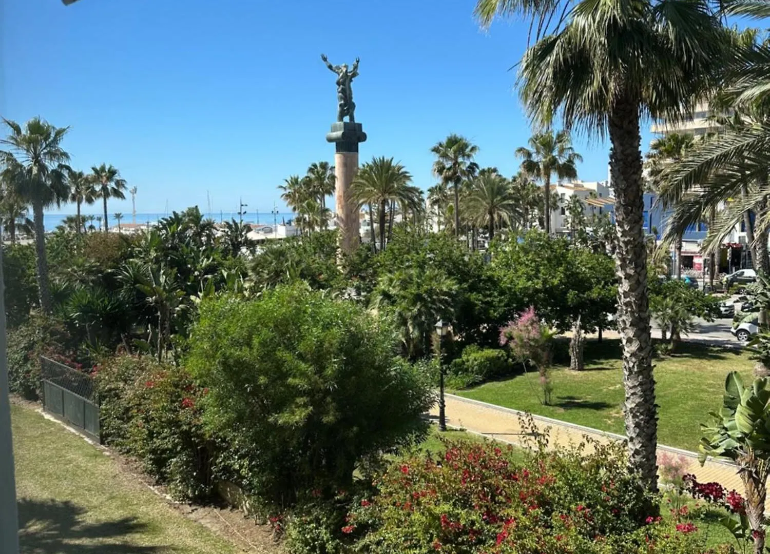 New Renovated Front Line Beach Playa Rocio Puerto Banus Marbella Spanje