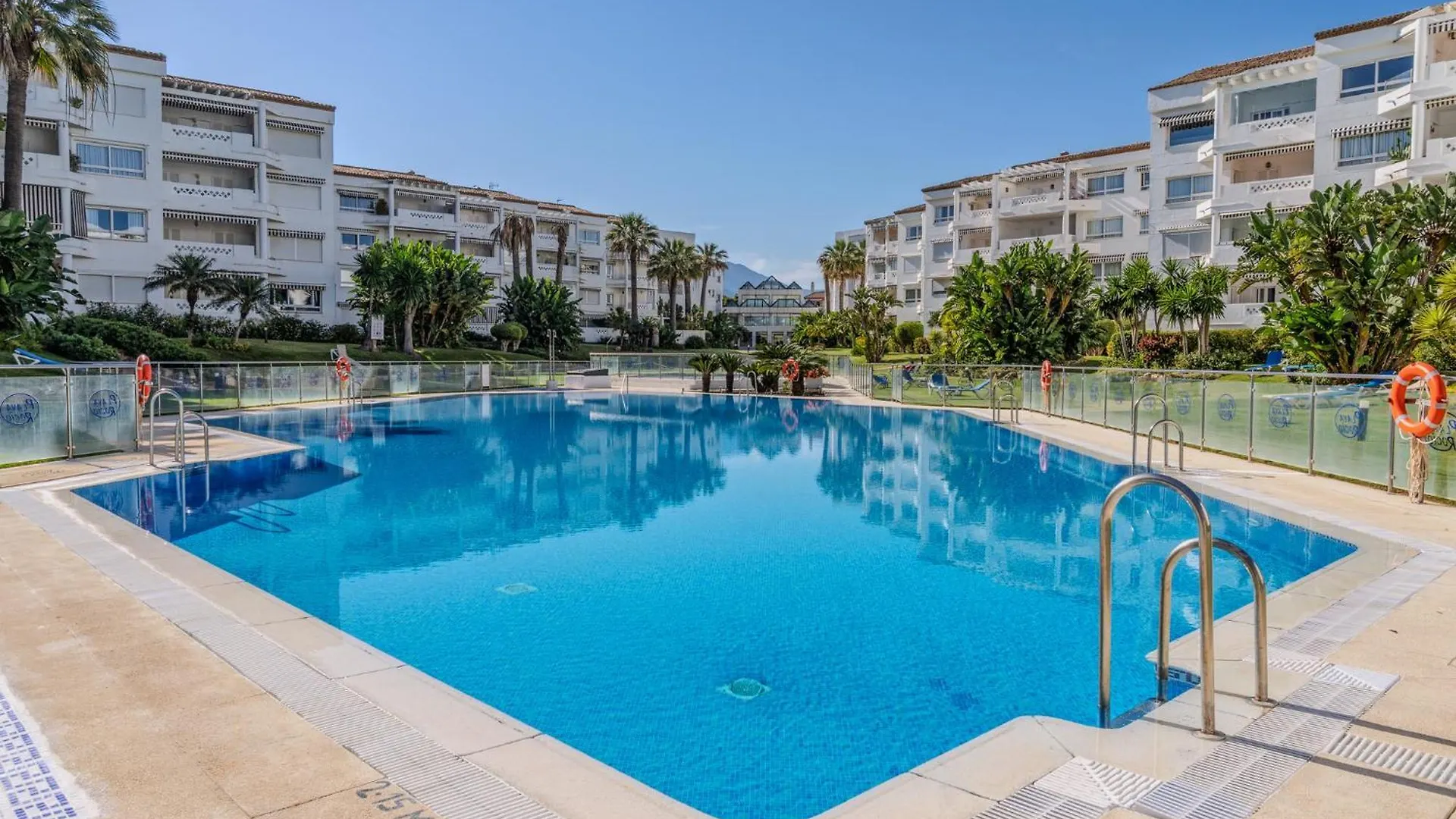 New Renovated Front Line Beach Playa Rocio Puerto Banus Marbella 0*,