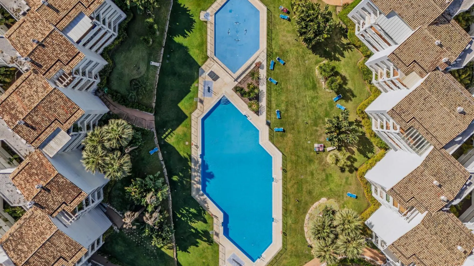 Appartement New Renovated Front Line Beach Playa Rocio Puerto Banus Marbella Spanje