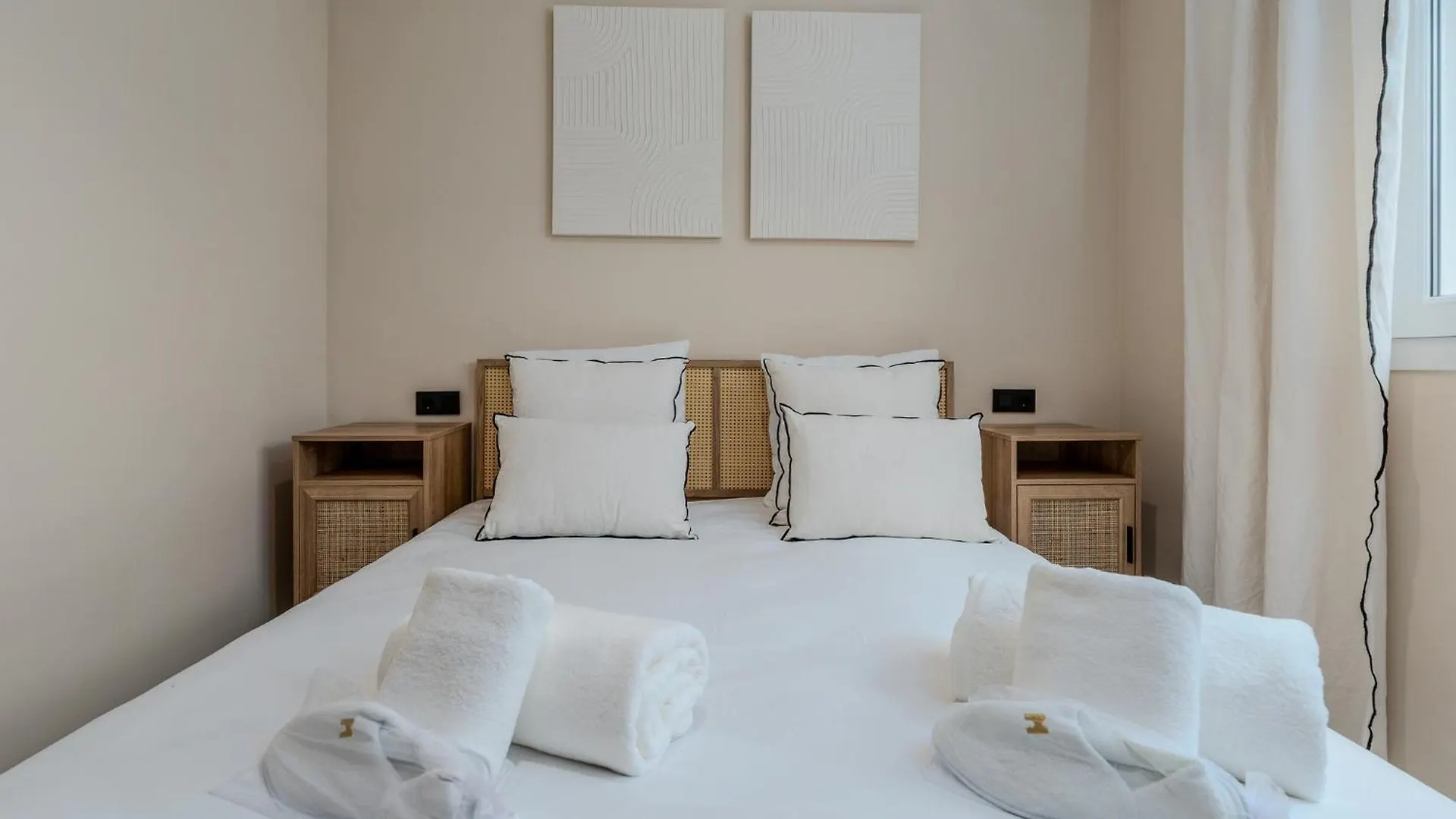 Apartment New Renovated Front Line Beach Playa Rocio Puerto Banus Marbella
