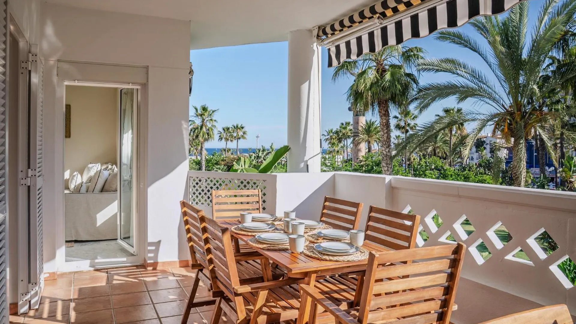 Appartement New Renovated Front Line Beach Playa Rocio Puerto Banus Marbella